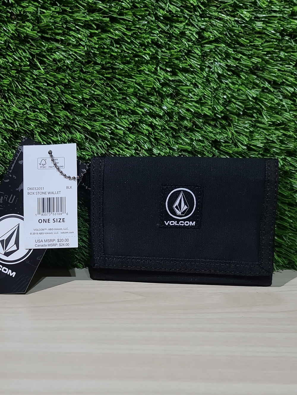Volcom Box Stone Trifold Wallet / Black NWT